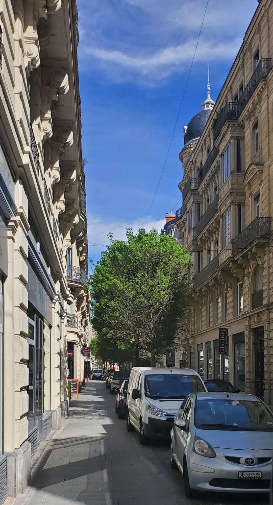 Le Grenier, Climatisation Terrasse Wi-Fi Netflix 15 Mn Coeur De Ville Béziers Kültér fotó